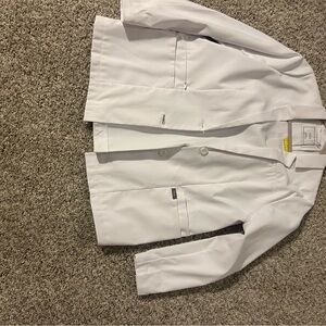 Small FIGS NWT Bellevue short lab coat